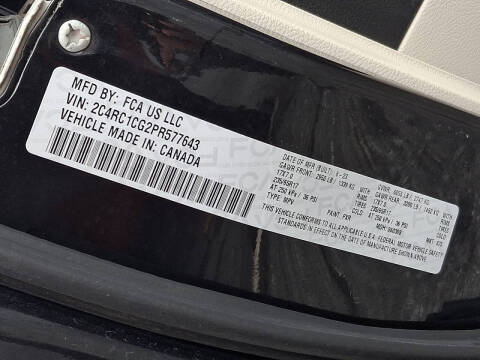 2023 Chrysler Voyager LX