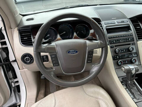 2011 Ford Taurus SEL