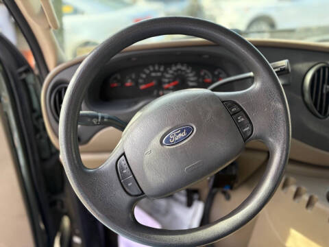 2004 Ford E-Series E-350 SD XL