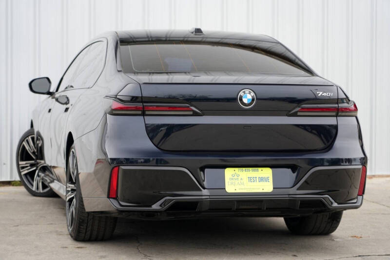 2023 BMW 7 Series 740i