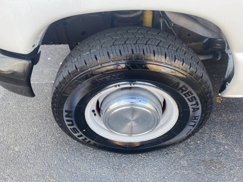 2005 Ford E-Series E-250