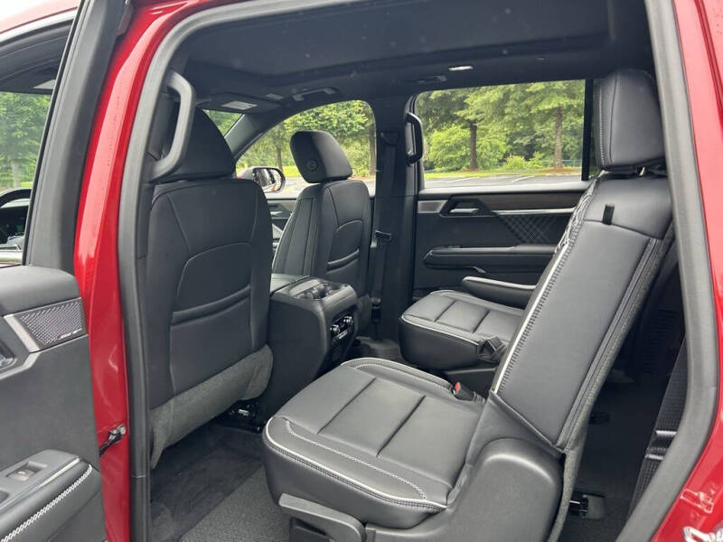 2025 GMC Acadia Denali