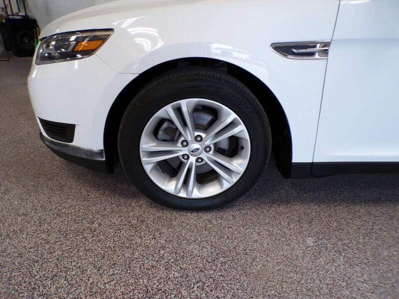 2018 Ford Taurus SE