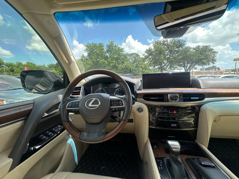 2016 Lexus LX 570