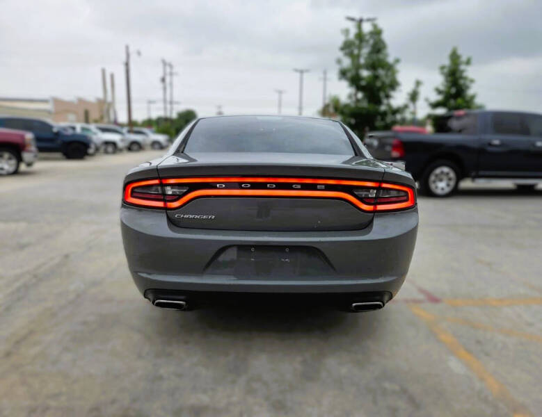 2017 Dodge Charger SE