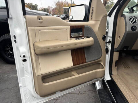 2004 Ford F-150 Lariat