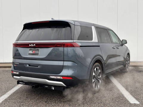 2024 Kia Carnival EX