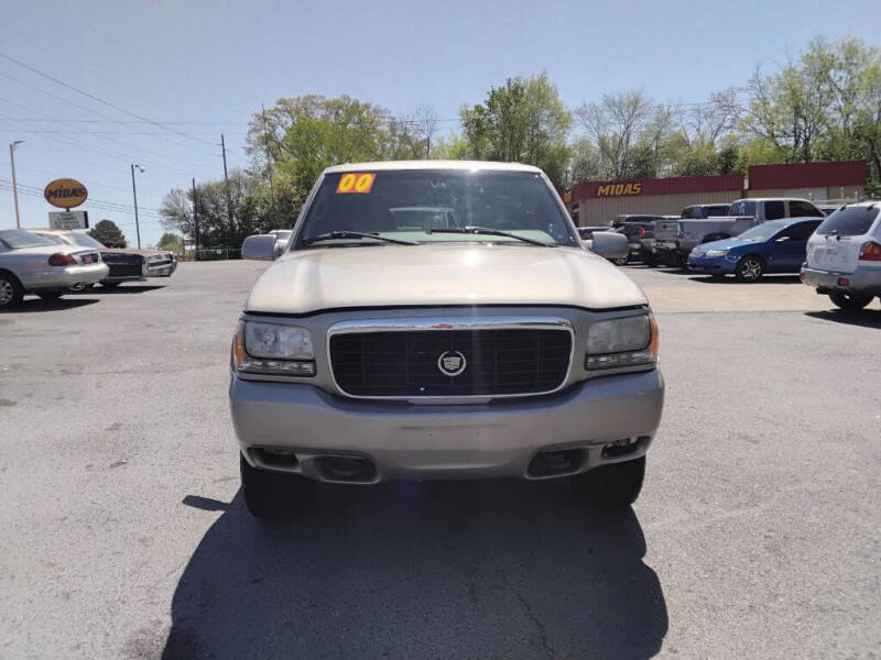 2000 Cadillac Escalade