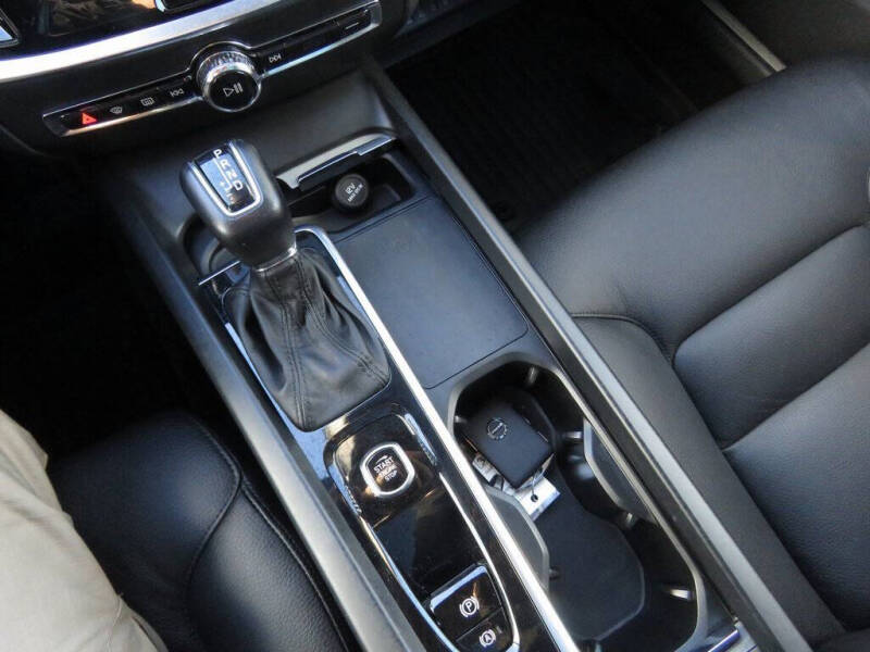 2022 Volvo V60 Cross Country T5