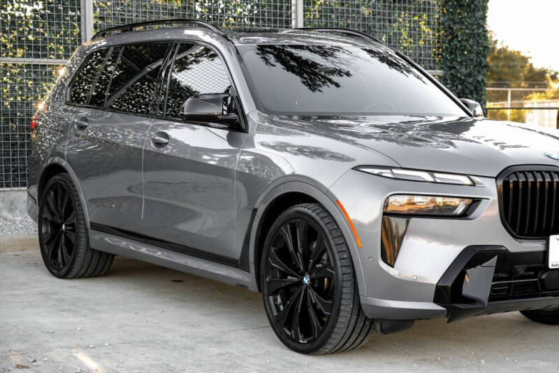 2023 BMW X7 M60i