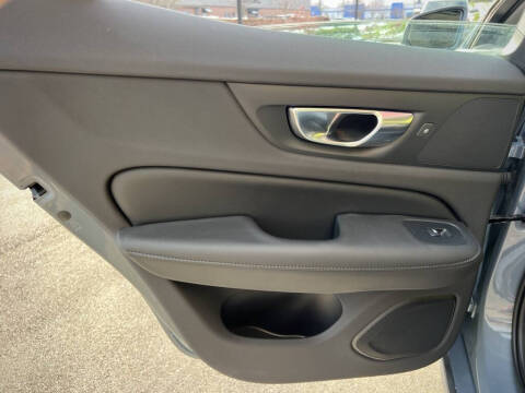 2023 Volvo S60 B5 Ultimate Bright Theme