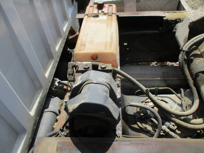 2006 Chevrolet DRW Dump Box