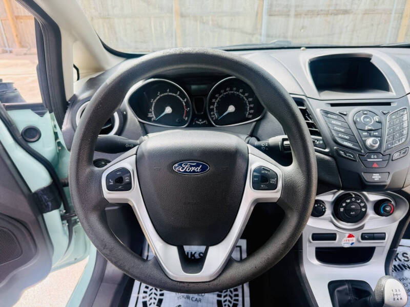 2017 Ford Fiesta SE