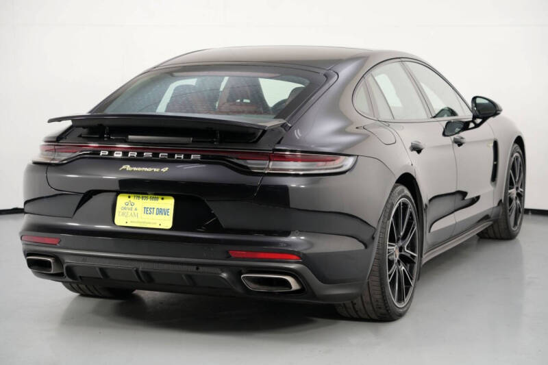 2022 Porsche Panamera 4 E-Hybrid