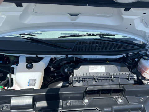 2023 GMC Savana 2500