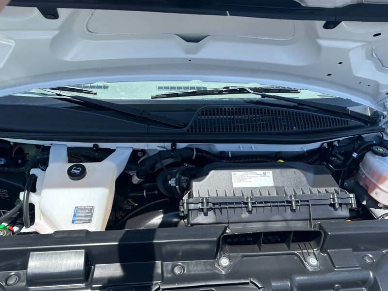 2023 GMC Savana 2500