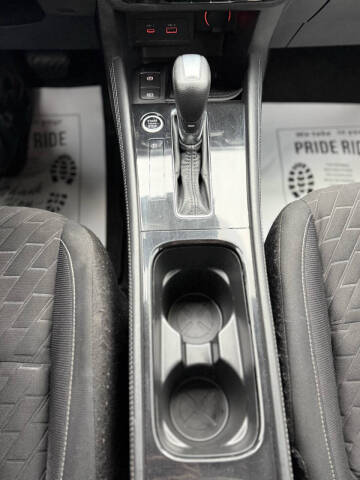 2022 Nissan Kicks SV