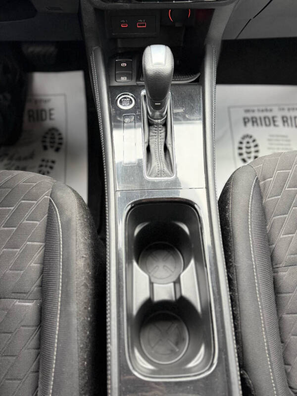 2022 Nissan Kicks SV