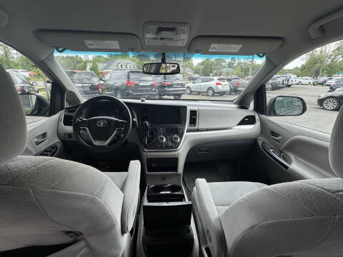 2015 Toyota Sienna LE 8-Passenger