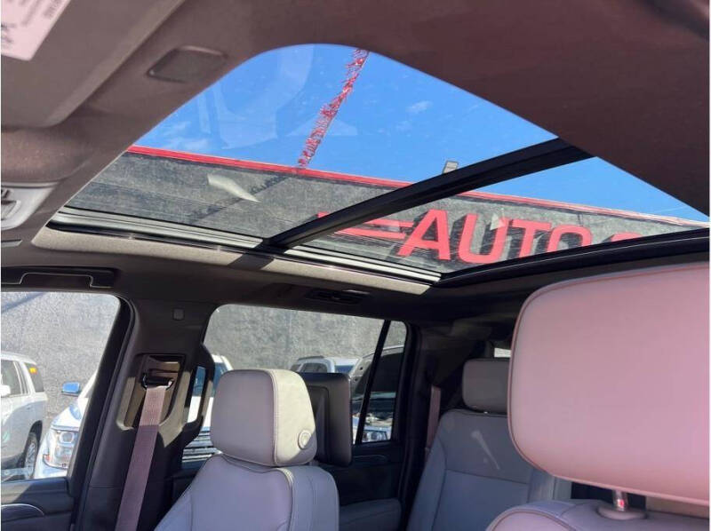 2023 GMC Yukon XL SLT