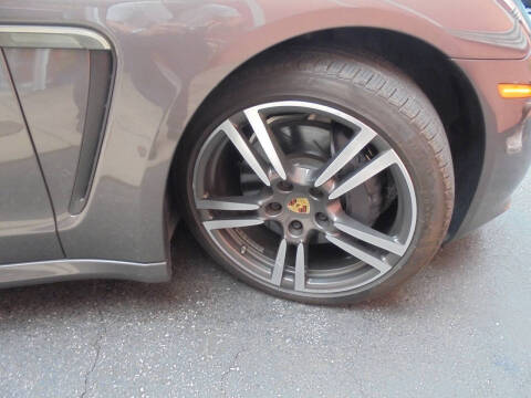 2015 Porsche Panamera 4
