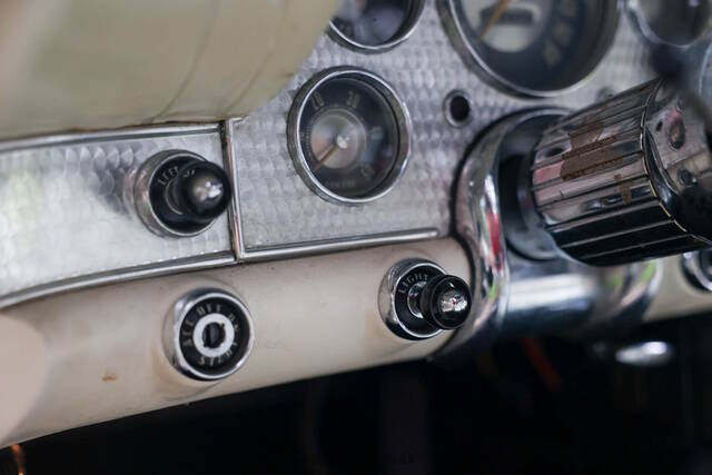 1957 Ford Thunderbird