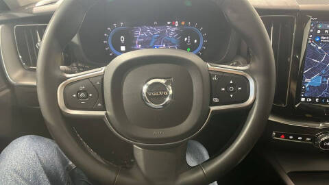 2024 Volvo XC60 B5 Core Dark Theme