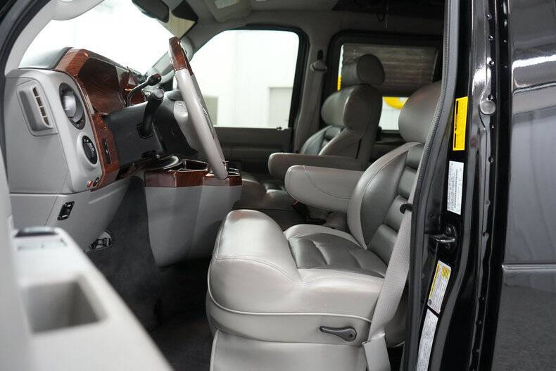 2013 Ford E-Series E-350 SD