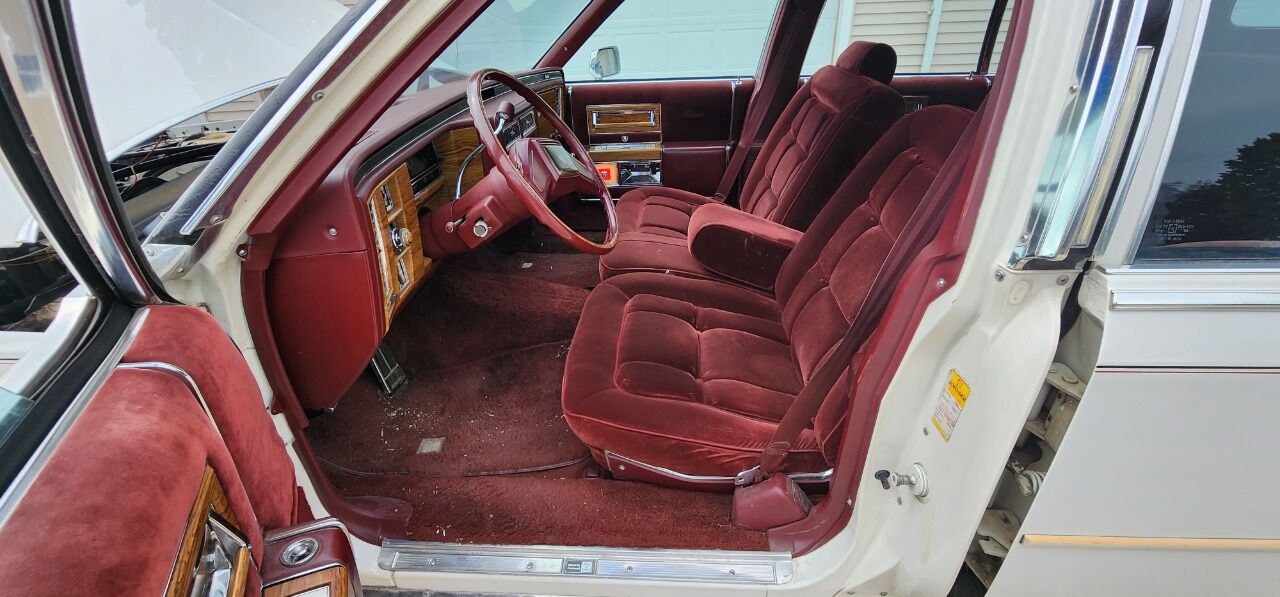1984 Cadillac Fleetwood Brougham 85