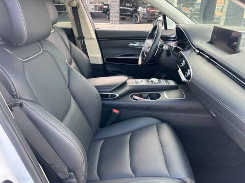 2025 Genesis GV70 2.5T Standard