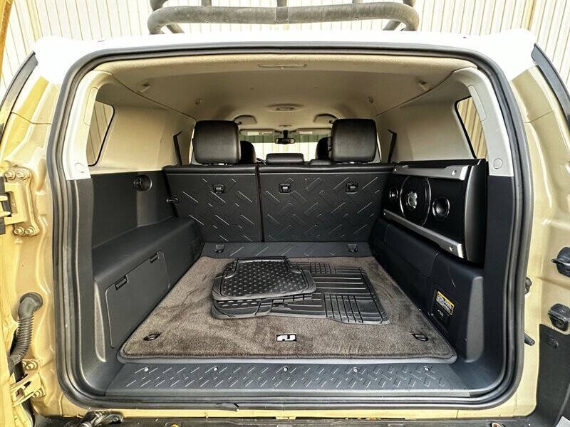 2012 Toyota FJ Cruiser Base photo 26