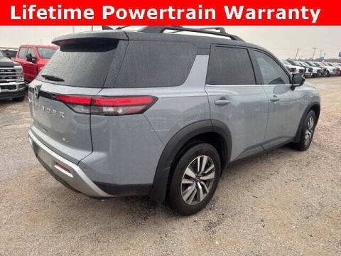 2024 Nissan Pathfinder SL