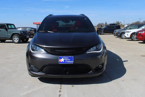 2020 Chrysler Pacifica Limited Red S