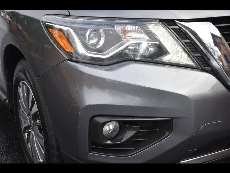 2019 Nissan Pathfinder SL