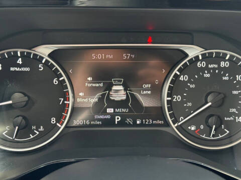 2025 Nissan Pathfinder SV