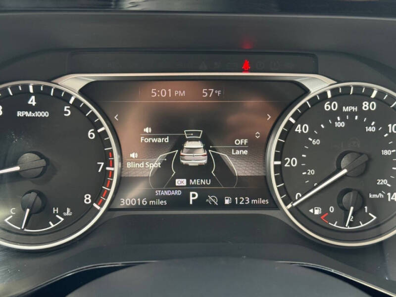 2025 Nissan Pathfinder SV