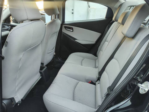 2019 Toyota Yaris LE