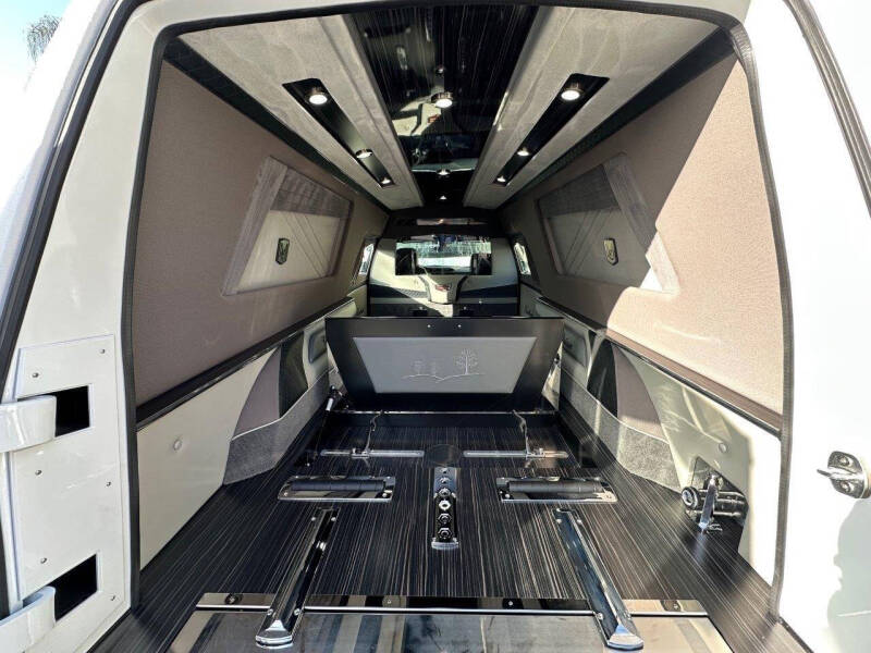 2025 Cadillac XT6 Master Coach