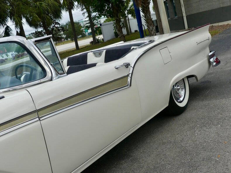 1957 Ford Fairlane