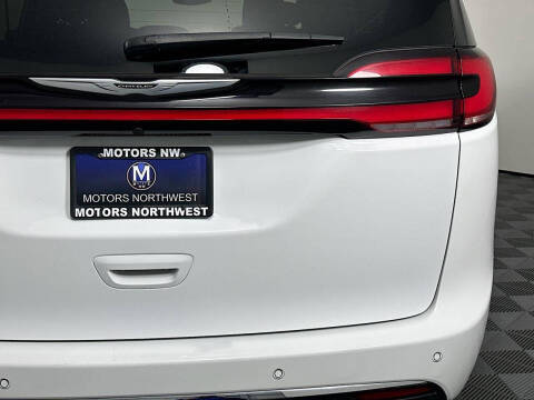 2023 Chrysler Pacifica Touring