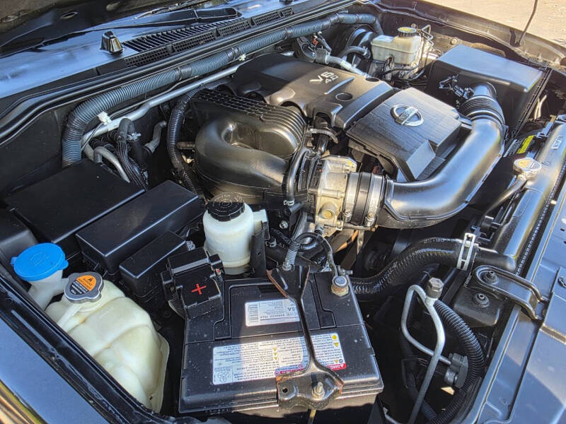 2012 Nissan Pathfinder LE