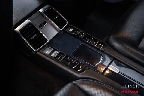 2016 Porsche Panamera 4 Edition