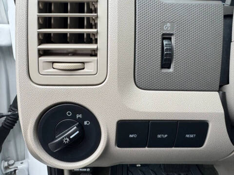 2011 Ford Escape XLS