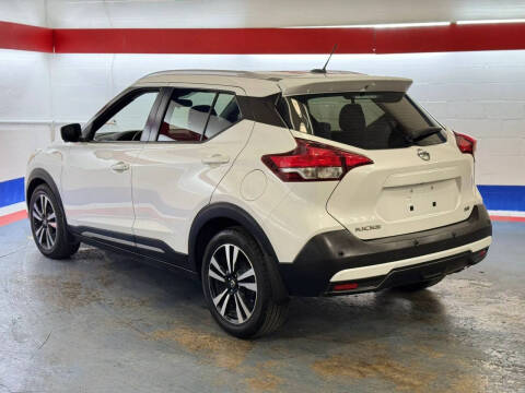 2020 Nissan Kicks SR