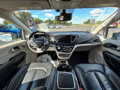 2022 Chrysler Pacifica Touring L