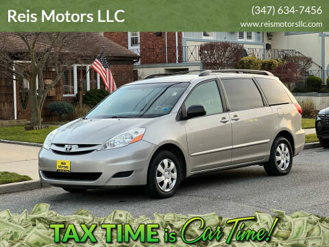 2009 Toyota Sienna for sale at Reis Motors LLC in Lawrence NY