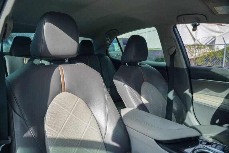 2020 Toyota Camry LE