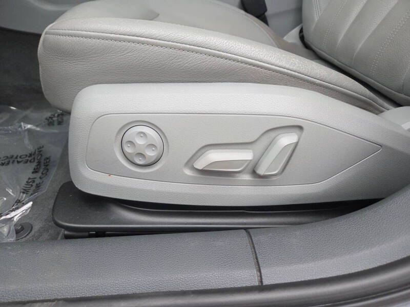 2019 Audi A4 quattro Premium Plus 45 TFSI