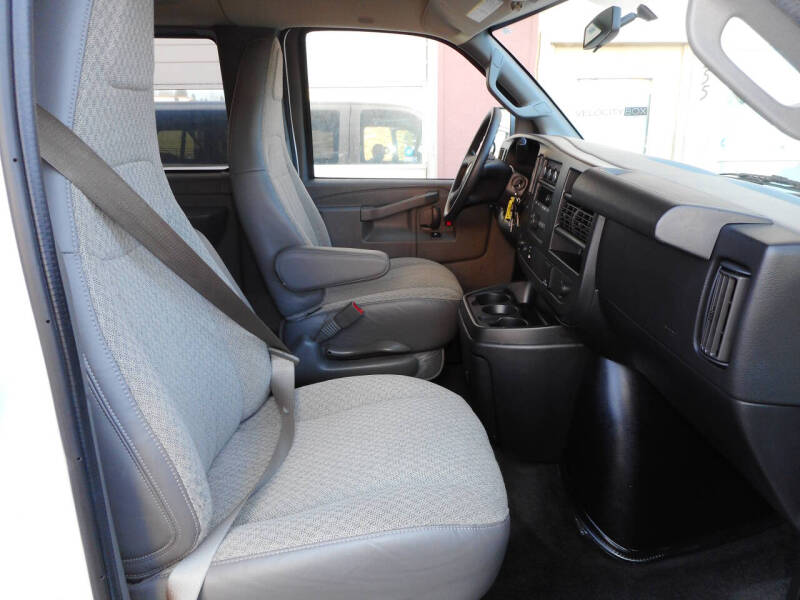 2017 Chevrolet Express LT 3500
