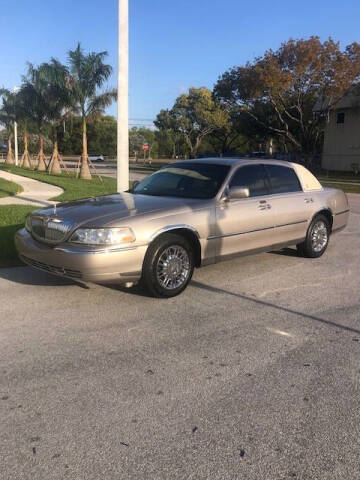 2003 Lincoln Town Car Executive